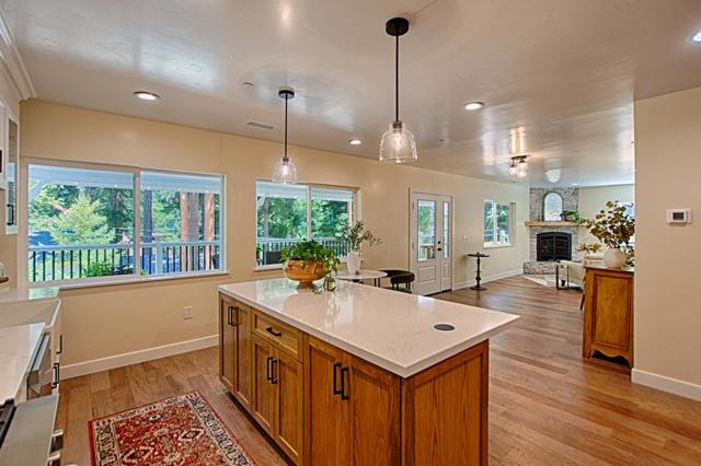 341 Lake Drive, Boulder Creek CA: https://media.crmls.org/mediaz/0d5d337e-d899-4638-ad30-872e4462c88c.jpg