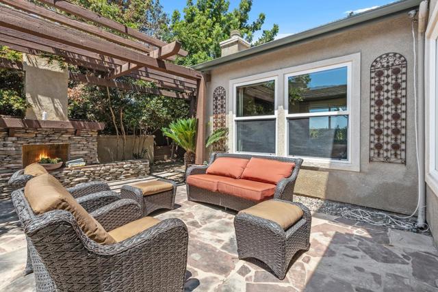 1833 Corte Galeana, Chula Vista CA: https://media.crmls.org/mediaz/0d5e37a3-a025-46f7-a164-47ce1329d2b0.jpg