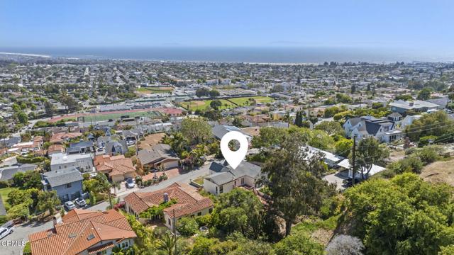2371 Foster Avenue, Ventura CA: https://media.crmls.org/mediaz/0d5ececd-d9da-4ce7-ac62-e6ee8e2ded02.jpg