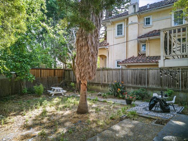 824 El Camino Real, Burlingame CA: https://media.crmls.org/mediaz/0d5f4057-c84c-4da1-99c9-e7141ab3452c.jpg