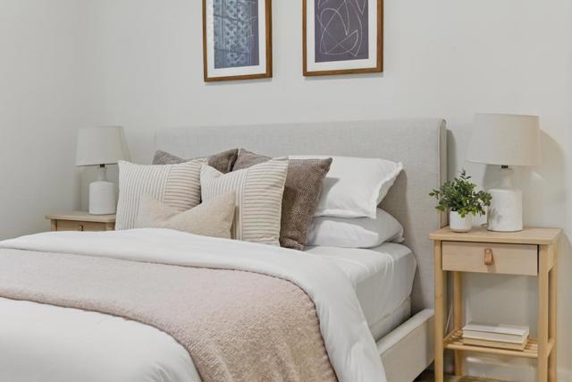 7 Moonlight Court, South San Francisco CA: https://media.crmls.org/mediaz/0d5f863a-1328-4fe1-9b64-83bdff922963.jpg