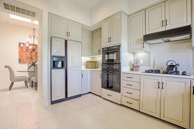 371 Indian Ridge Drive, Palm Desert CA: https://media.crmls.org/mediaz/0d5f9da9-f222-4f92-9f06-2a2a84f33caf.jpg