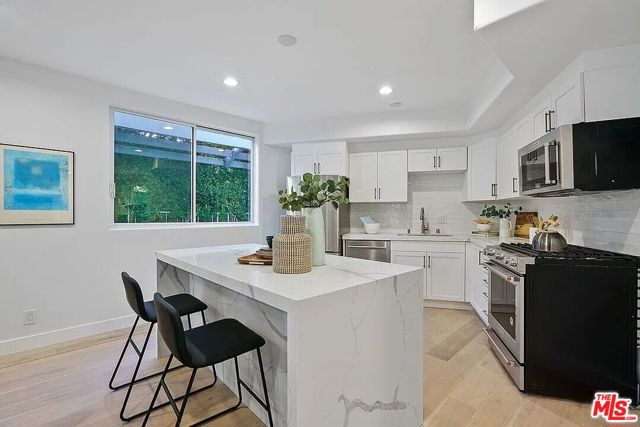 842 11th Street photo 11