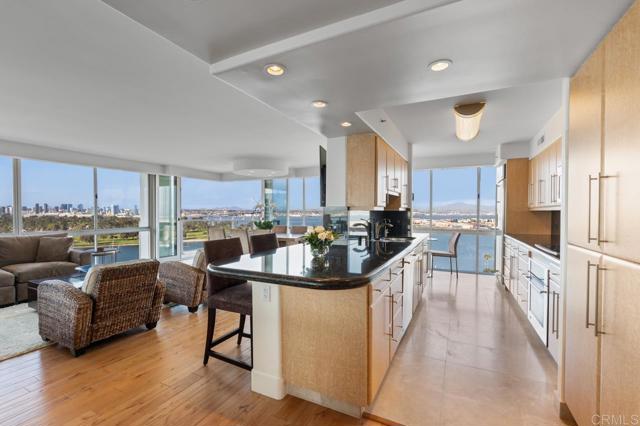 Detail Gallery Image 38 of 74 For 1820 Avenida Del Mundo #1507,  Coronado,  CA 92118 - 3 Beds | 2 Baths