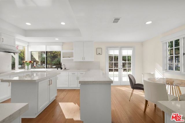 22241 Alizondo Drive, Woodland Hills CA: https://media.crmls.org/mediaz/0d6020da-aab0-4984-bed7-405fd844da51.jpg