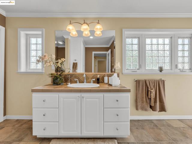 17035 TERMINOUS RD, Isleton CA: https://media.crmls.org/mediaz/0d602b94-7cfe-4f8b-b3d2-5643b3dd4e7f.jpg