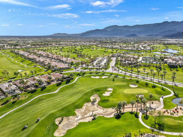 50605 Verano Drive, La Quinta CA: https://media.crmls.org/mediaz/0d607408-5b9d-4374-bf38-c6a5c5523bad.jpg