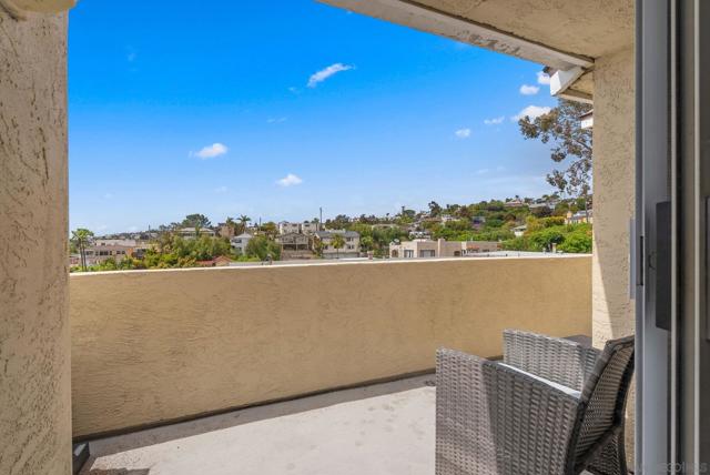3535 Columbia St, San Diego CA: https://media.crmls.org/mediaz/0d609d35-4d7d-4f42-985a-0b8b72ef9b79.jpg