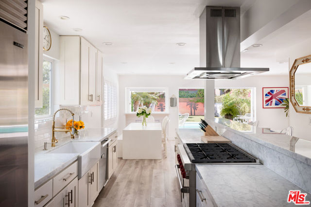 3739 Barry Avenue, Los Angeles CA: https://media.crmls.org/mediaz/0d60ecb5-51f5-40ec-8499-e8bb08f1d0a2.jpg