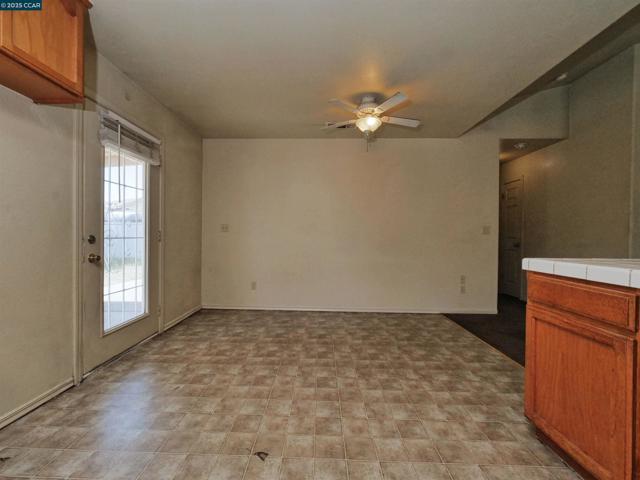4212 Dunster Drive, Salida CA: https://media.crmls.org/mediaz/0d62d0ca-6562-4fc7-bea0-e18fefa97adb.jpg