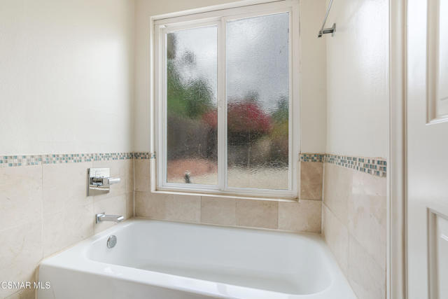2152 Coalfax Court, Thousand Oaks CA: https://media.crmls.org/mediaz/0d633977-5126-47b5-ba39-7cbb9b81331f.jpg