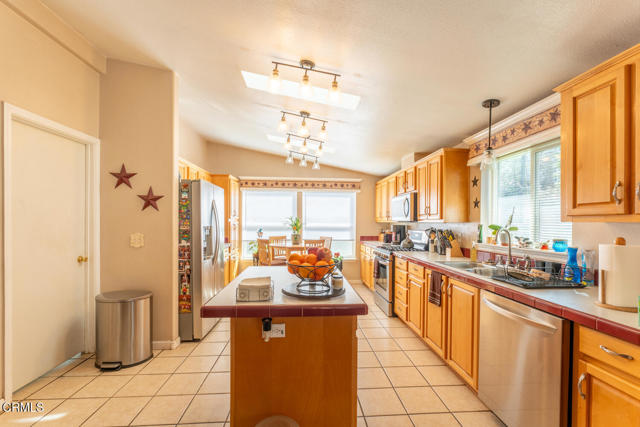 Detail Gallery Image 5 of 23 For 2301 North Rd, Laytonville,  CA 95454 - 3 Beds | 2 Baths