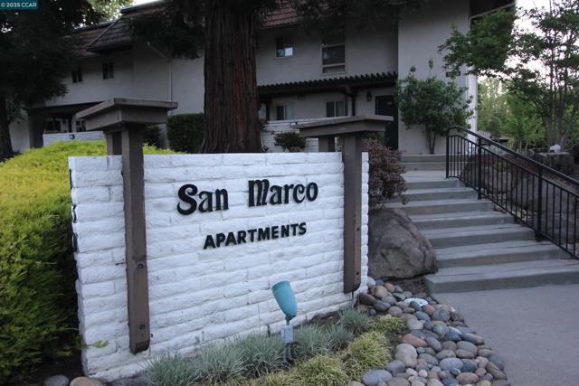 1327 Montego, Walnut Creek CA: https://media.crmls.org/mediaz/0d63926d-b454-4d75-acb0-782575fd1876.jpg
