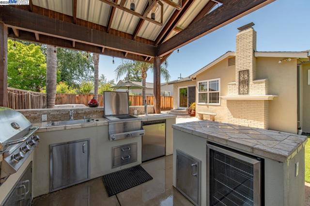 1429 Columbus Ave, Livermore CA: https://media.crmls.org/mediaz/0d6446f2-f93b-49b9-9b85-4f6f9235fe6c.jpg