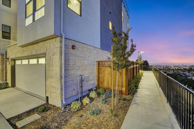 2500 Sage Street, San Mateo CA: https://media.crmls.org/mediaz/0d64c4fe-bf8e-4f33-a3a9-69f4d76754b0.jpg