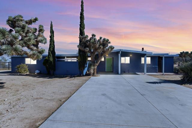7517 Alaba Avenue, Yucca Valley CA: https://media.crmls.org/mediaz/0d6541a4-3687-4c68-bccc-efea800c716d.jpg