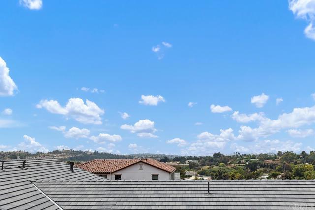 1215 Stonemark Place, Vista CA: https://media.crmls.org/mediaz/0d66252a-8e68-40e7-900f-7e2eb63c950d.jpg