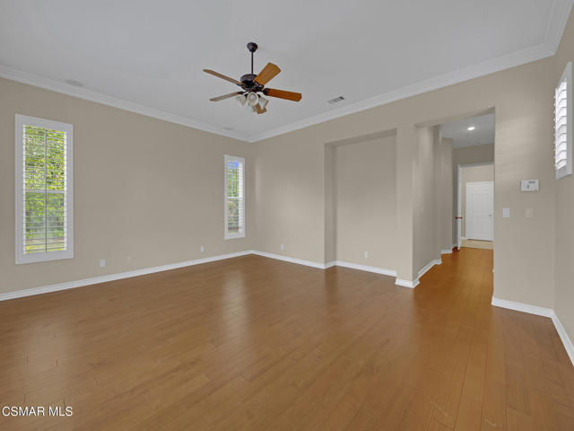 1048 Via Adorna, Newbury Park CA: https://media.crmls.org/mediaz/0d66820c-f4a1-45f8-a266-ba5fd083f9d3.jpg