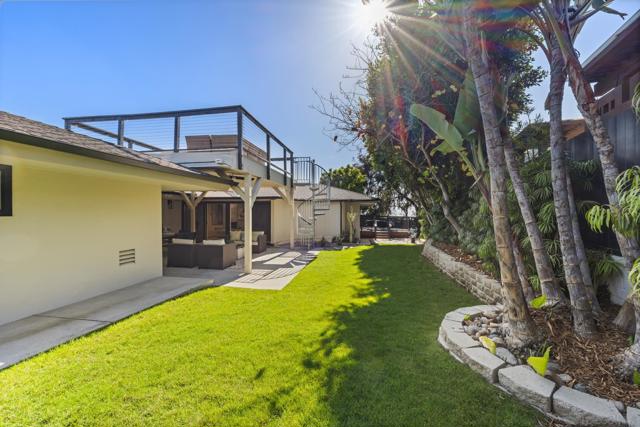 896 La Jolla Rancho Road, La Jolla CA: https://media.crmls.org/mediaz/0d66a229-53ec-4d91-a3fb-5a2aa4aa995c.jpg
