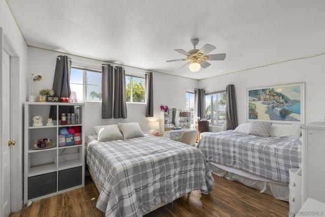 838 Masters Dr, Oceanside CA: https://media.crmls.org/mediaz/0d66e62d-e05d-40b7-b335-73ad5b926881.jpg