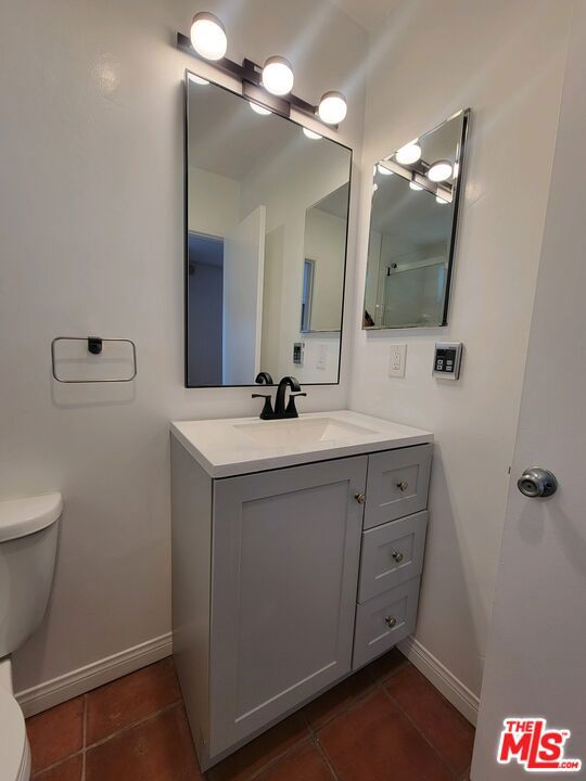 109 Brooks Avenue, Venice CA: https://media.crmls.org/mediaz/0d672a3e-5405-410c-aeb7-9258fc691f84.jpg