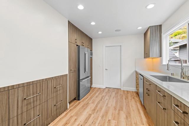 714 Rockaway Beach Avenue, Pacifica CA: https://media.crmls.org/mediaz/0d673811-4419-41c9-a041-86347e1b5614.jpg