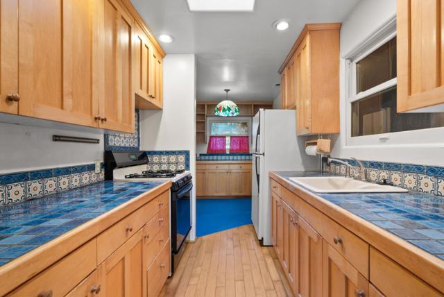 312 Elm Street, Santa Cruz CA: https://media.crmls.org/mediaz/0d6752ba-2005-4670-aee2-8d3e630e738a.jpg