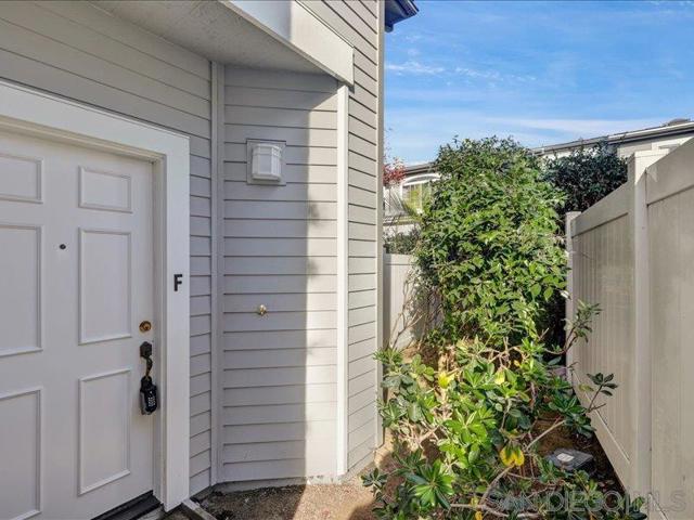 8641 Via Mallorca, La Jolla CA: https://media.crmls.org/mediaz/0d678c0e-ca86-40bc-819d-3d56aeb97617.jpg