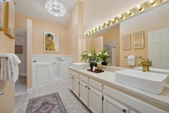108 Kingswood Cir, Danville CA: https://media.crmls.org/mediaz/0d682683-0c6a-44f0-bda5-4b86632cf3fe.jpg