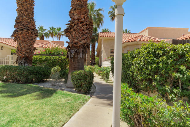 106 Celano Circle, Palm Desert CA: https://media.crmls.org/mediaz/0d684458-183f-448b-9335-c8e5ed1d5ea4.jpg