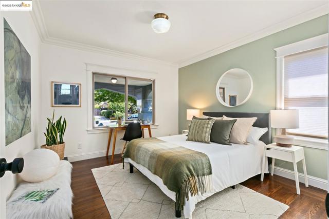 2310 Spaulding Ave, Berkeley CA: https://media.crmls.org/mediaz/0d68c560-9282-41f7-980d-e39ac6d573ac.jpg