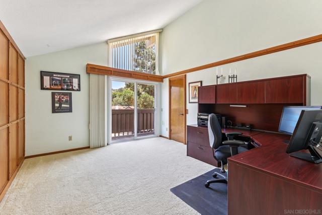 2807 Carlton Way, Fallbrook CA: https://media.crmls.org/mediaz/0d69076e-9a34-46f4-a28c-1b1534209de7.jpg