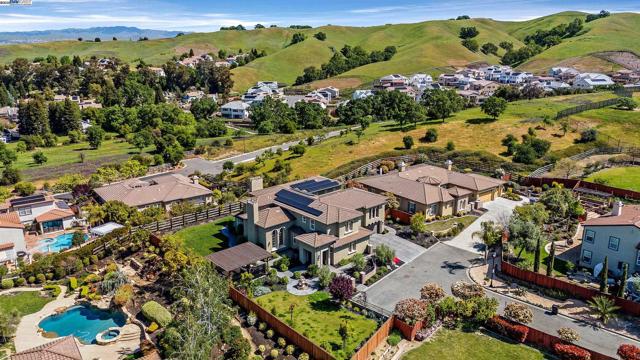 5719 Dimas Ct, Pleasanton CA: https://media.crmls.org/mediaz/0d69f613-c288-403f-ba41-10315538f48f.jpg