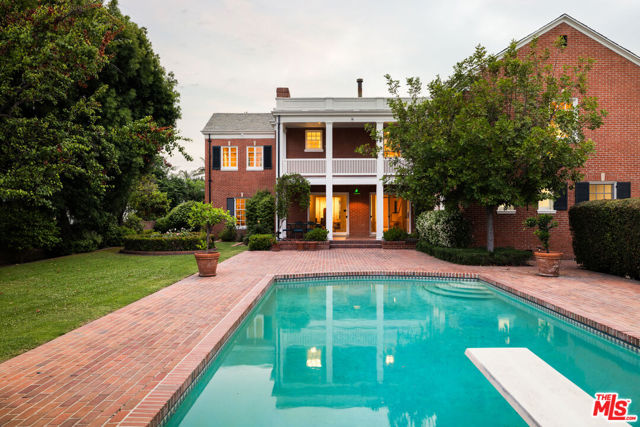324 S Rimpau Boulevard, Los Angeles CA: https://media.crmls.org/mediaz/0d6a9d99-b4c5-441d-8aeb-bdfc5b4dbd73.jpg