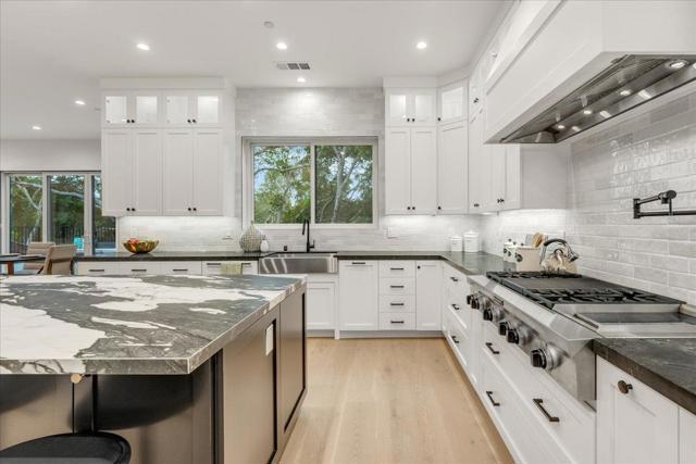 Image 18 of 64 For 2555 Benson Avenue