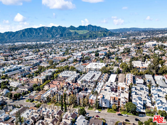 1325 Valley View Road, Glendale CA: https://media.crmls.org/mediaz/0d6b4c49-6e55-4712-8f9c-0d01ae3cd64c.jpg