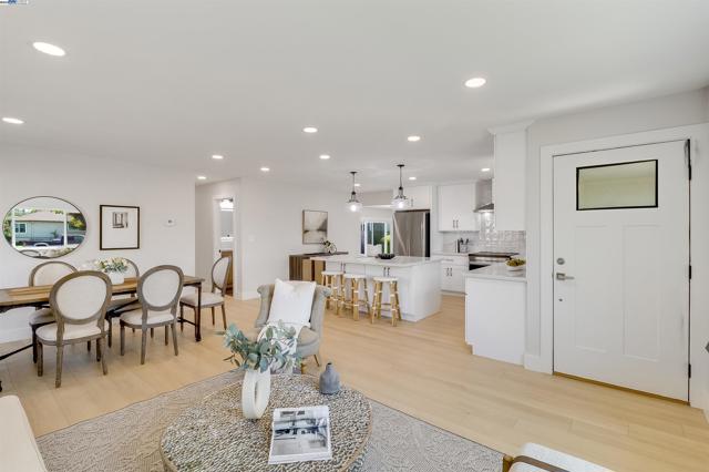 736 Adams Ave, Livermore CA: https://media.crmls.org/mediaz/0d6ba9ac-a113-4e45-86e6-8b0f58213919.jpg