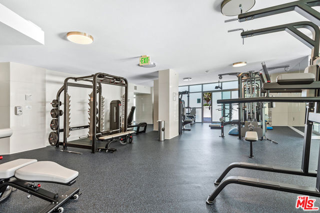 13700 MARINA POINTE Drive, Marina del Rey CA: https://media.crmls.org/mediaz/0d6bf444-3938-471c-ae45-1a175ceb5de0.jpg