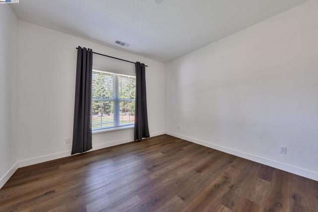 5579 Glen Dr, Foresthill CA: https://media.crmls.org/mediaz/0d6c903a-ec76-4242-8a35-4feff8d6ad6b.jpg