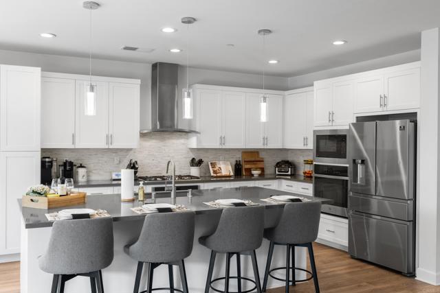 Detail Gallery Image 10 of 33 For 1234 Camino Prado, Chula Vista,  CA 91913 - 4 Beds | 3 Baths