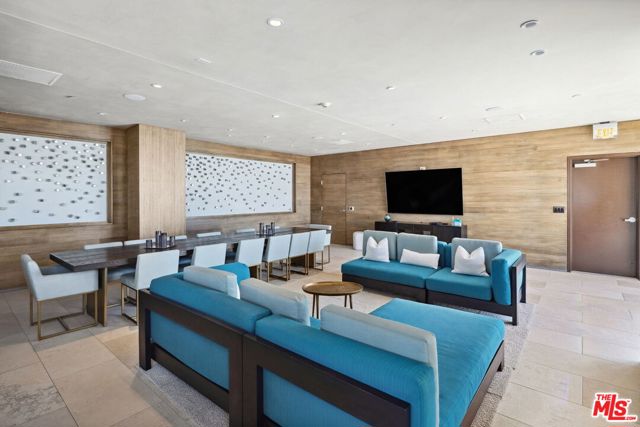 1755 Ocean Avenue, Santa Monica CA: https://media.crmls.org/mediaz/0d6d0d37-b2f1-41ea-824e-c5bc9c2d0ce1.jpg