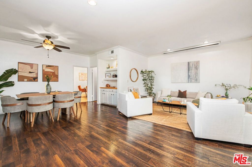 5139 Balboa Boulevard #9