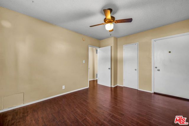 1050 N Laurel Avenue, West Hollywood CA: https://media.crmls.org/mediaz/0d6db712-067e-4941-8d29-bf689eddc7e4.jpg