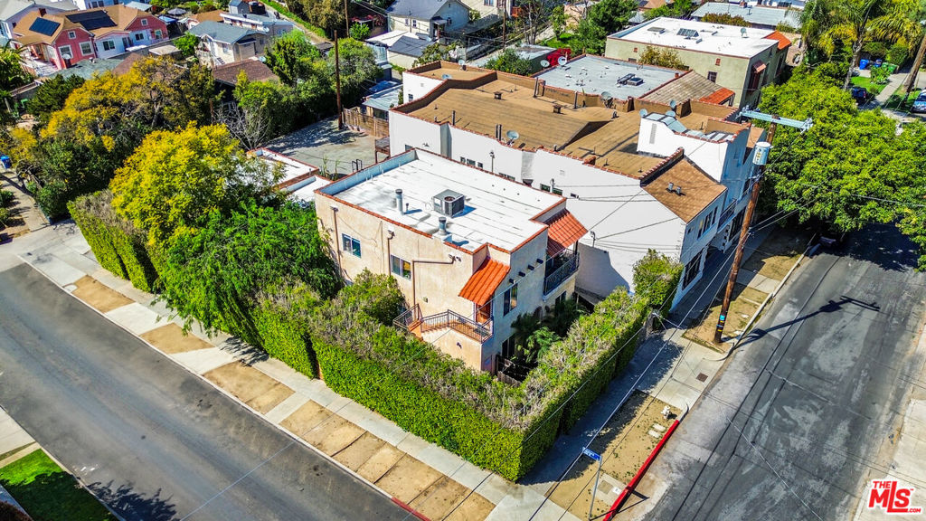 Multifamily at 1135 N Coronado Street