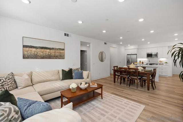 1400 Lasso Way, Rancho Mission Viejo CA: https://media.crmls.org/mediaz/0d6e8a60-302d-4b94-9b61-016433207ccd.jpg