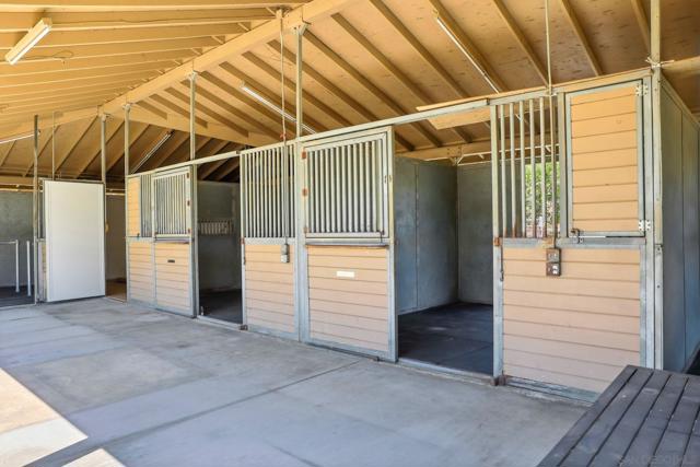 974 Via Hillview, Fallbrook CA: https://media.crmls.org/mediaz/0d6e9acb-cefa-4c51-9d61-13d9a0467e74.jpg