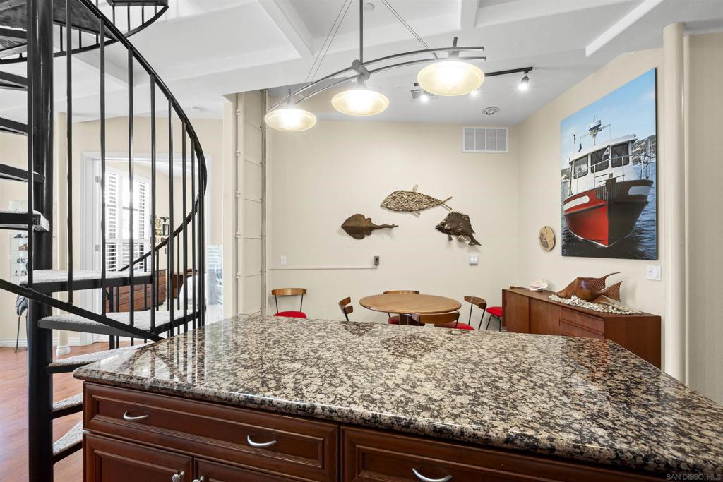 1021 Scott - photo 16