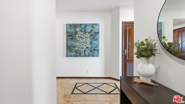 9249 Burton Way, Beverly Hills CA: https://media.crmls.org/mediaz/0d7120c9-2af3-4eab-b16d-934fb40c8b2f.jpg