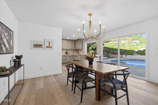 Detail Gallery Image 9 of 34 For 2868 Amber Wood Pl, Thousand Oaks,  CA 91362 - 4 Beds | 2/1 Baths