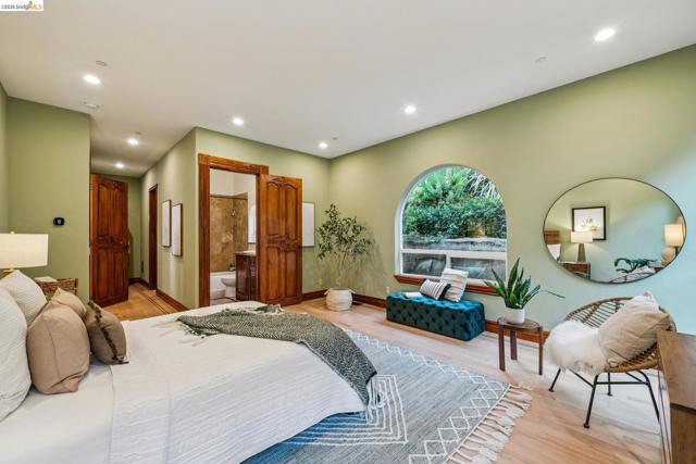 Image 51 of 60 For 33 Somerset Rd